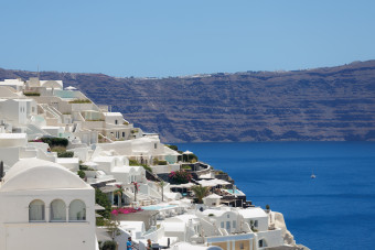 Santorini essence, a five senses journey 